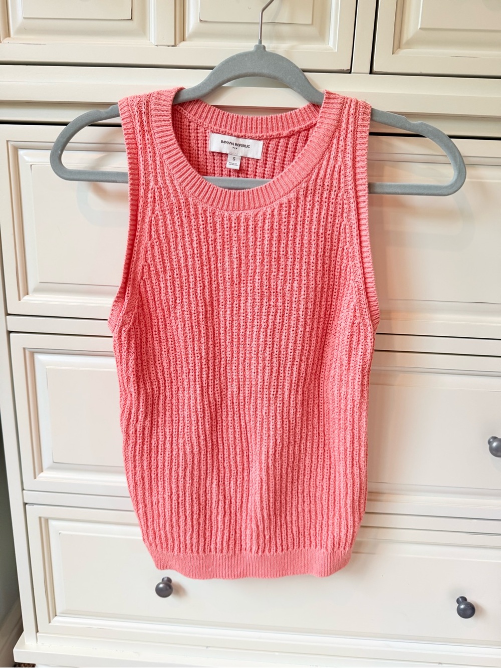Banana Republic Coral Pink Ribbed Knit Tank Sweater
